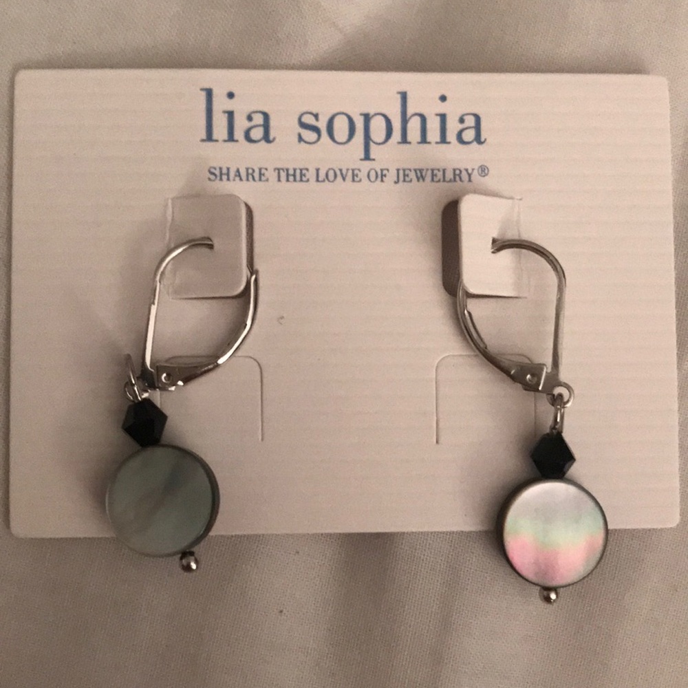 ~ NWT ~ Lia Sophia Earrings